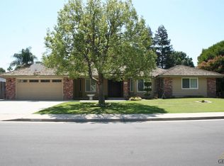 9501 High Oak Dr, Bakersfield, CA 93311