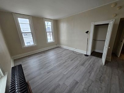 1st image of 2525 Peach St #8