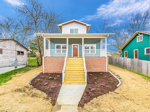 2nd image of 2538 Woodbine Ave