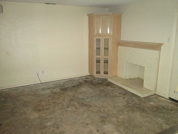 4th image of 1708 E Auburn St