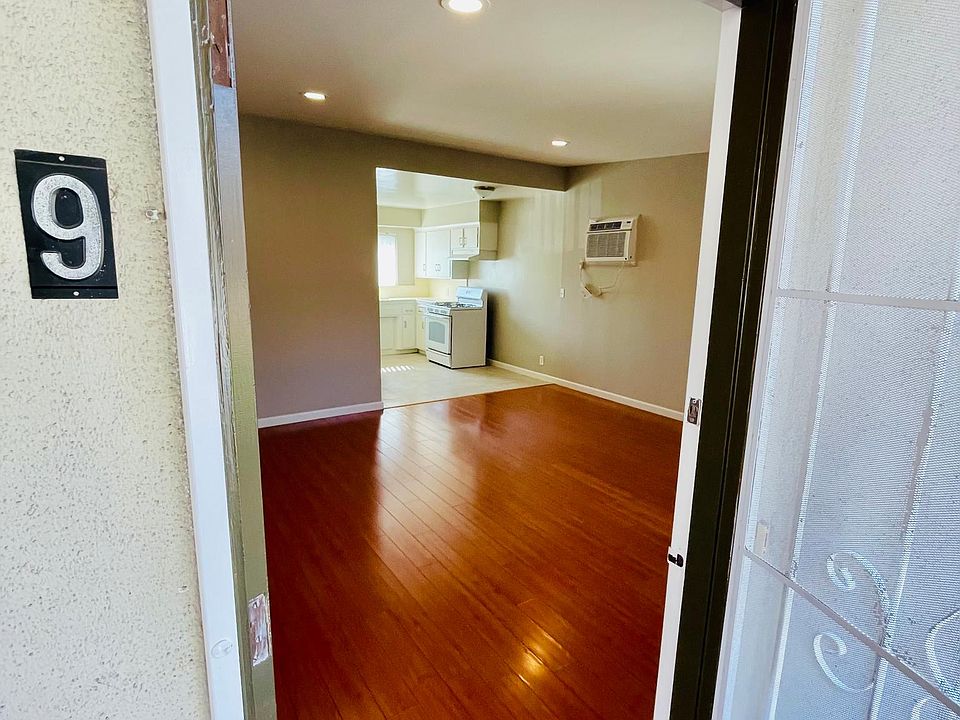 1st image of 212 S Jackson St APT 9