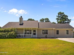 132 Glenwood Dr, Hubert, NC 28539