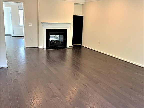 3rd image of 108 S Pickett St #102