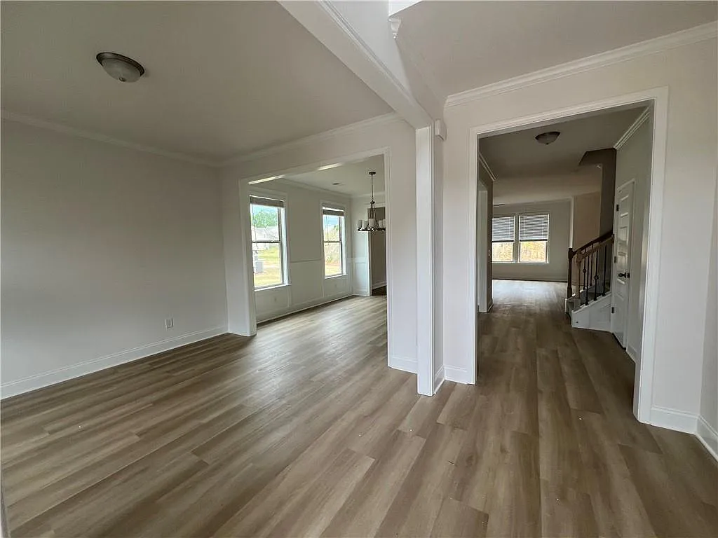 4 bed, 2.5 bath, 2676 sqft, $2,450 — Photo 2