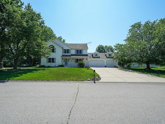 3rd image of 51138 Ashley Dr