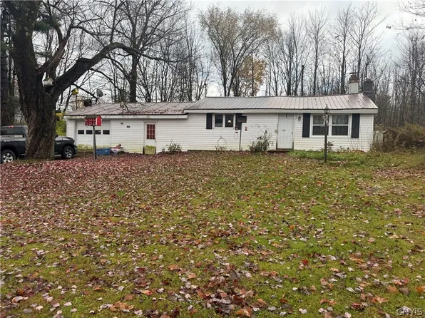 1499 State Route 104, Parish, NY 13131