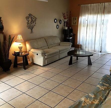 5th image of 807 Woodfield Ct