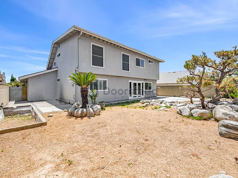 955 Fernrest Dr — Photo 34
