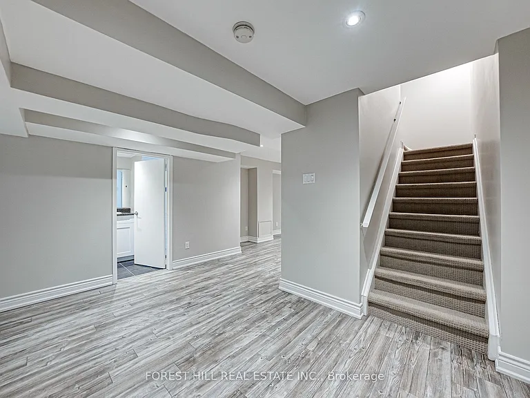 300 Conley St — Photo 29