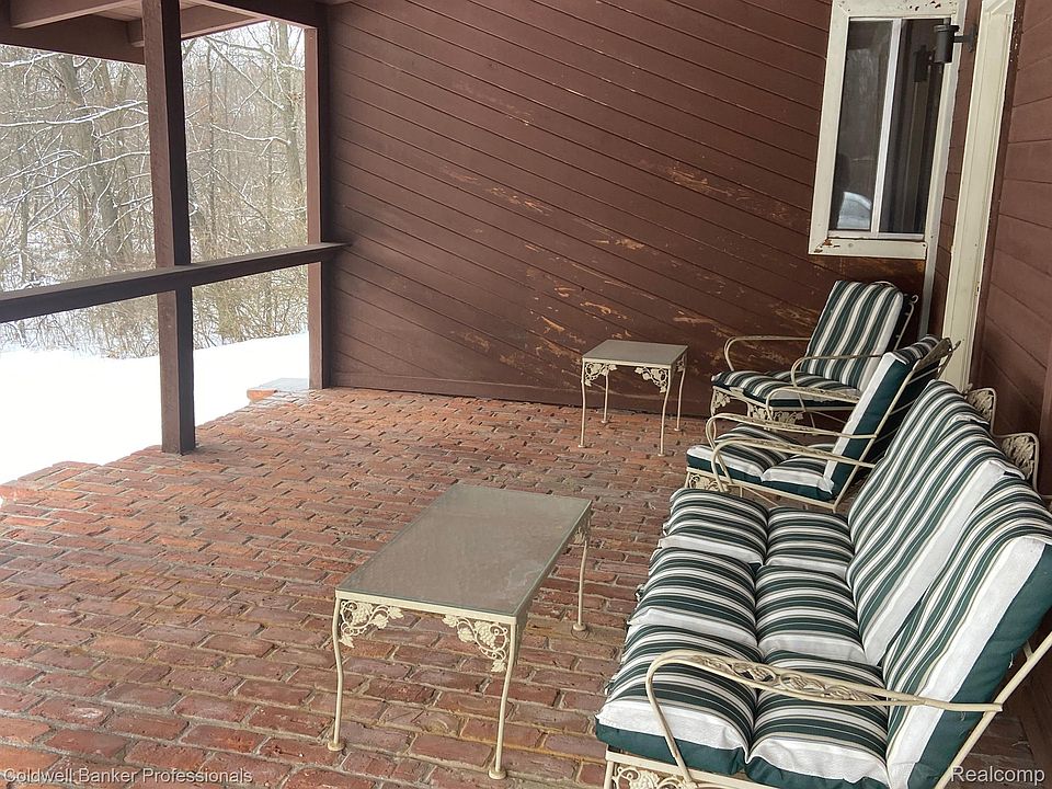 8899 Dwyer Rd, photo 24