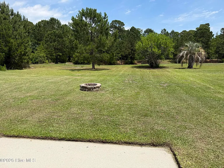 136 N Palm Dr — Photo 14
