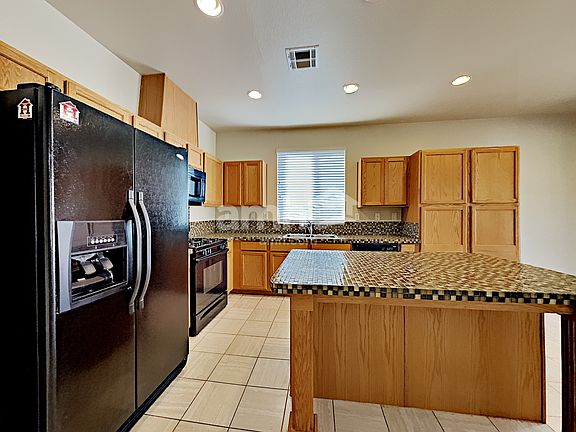 5th image of 520 Moses Lake Ct