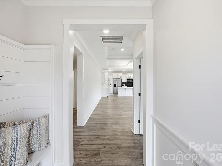 21216 Sanctuary Dr — Photo 4