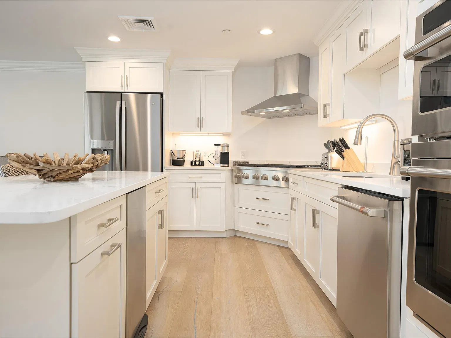 2 bed, 1700 sqft, $4,750 — Photo 2