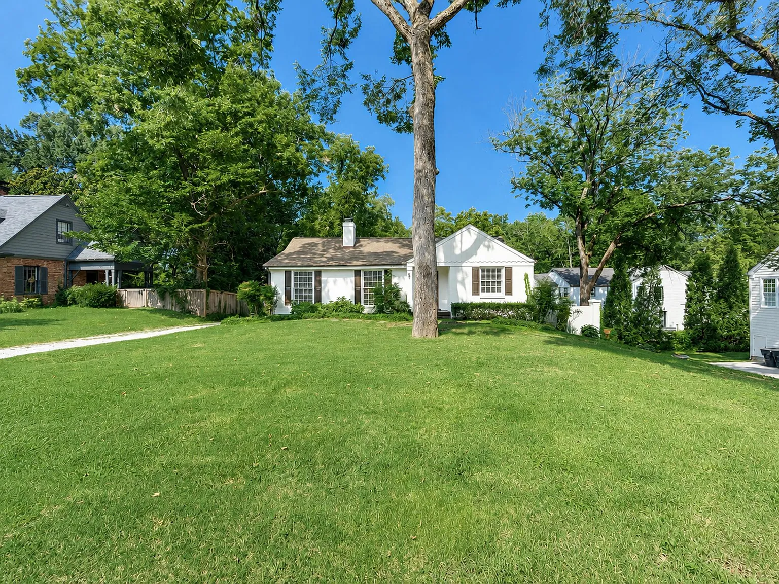 4 bed, 3.5 bath, 2663 sqft, $3,995 — Photo 1