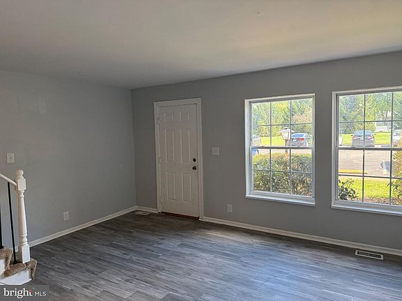 5th image of 109 N Emory Dr