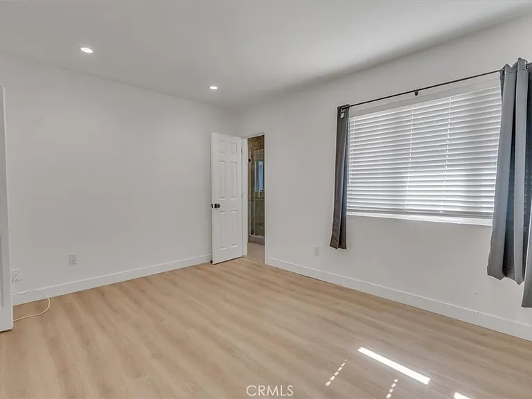 11528 Balboa Blvd — Photo 25