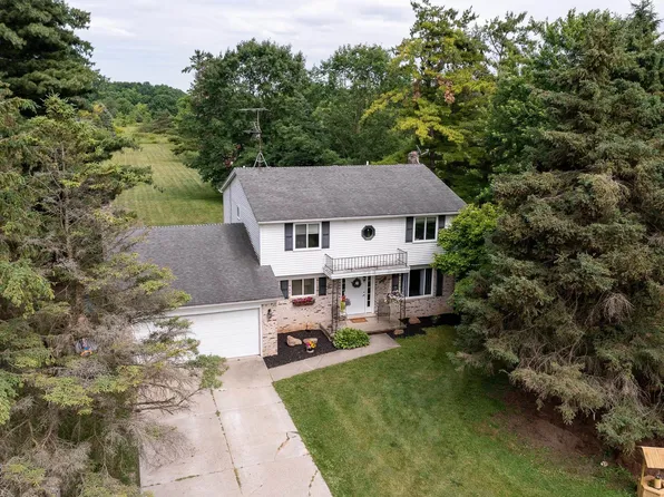 80466 Capac Rd, Armada, MI 48005