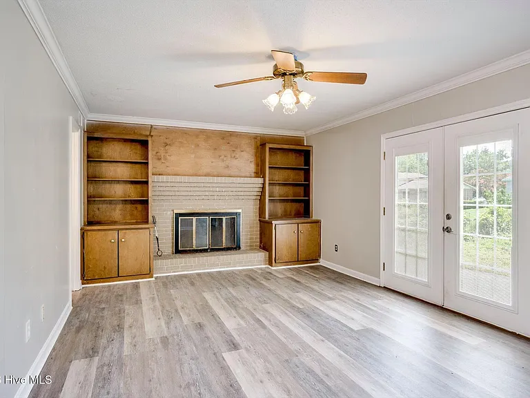 152 Holiday Dr — Photo 20