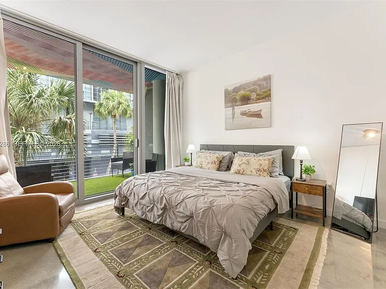 250 NW 24th St #2B — Photo 9