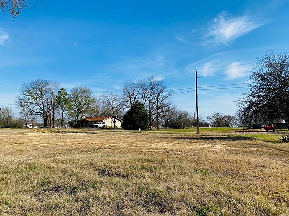 4th image of 411 Rosemary Dr