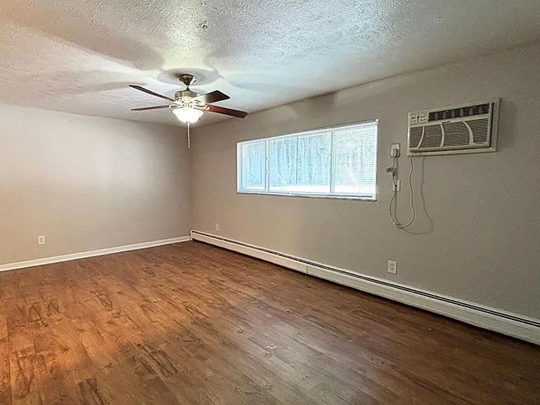 550 Lowell Ave — Photo 30