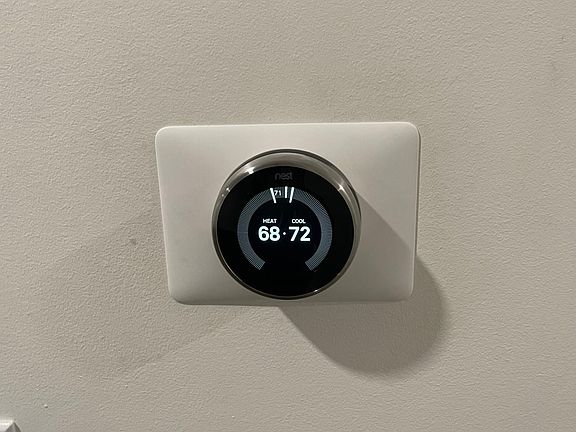 Central air, Wi-Fi controlled Nest thermostat