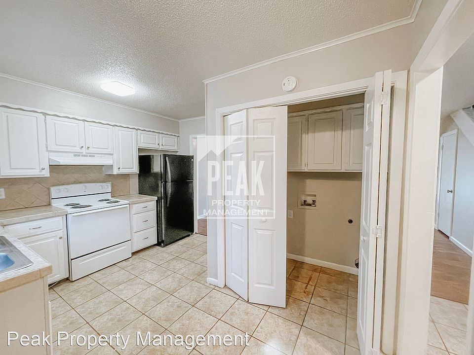 1st image of 3615A Hazel St