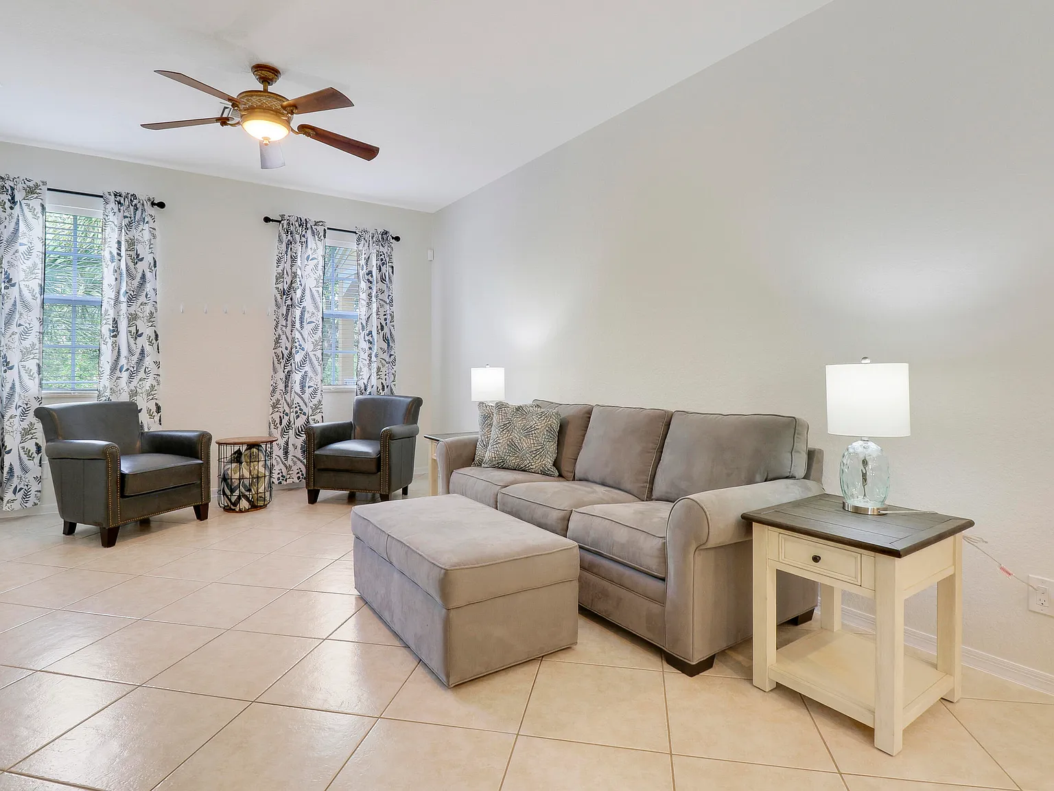 2 bed, 2.5 bath, 1597 sqft, $4,000 — Photo 4