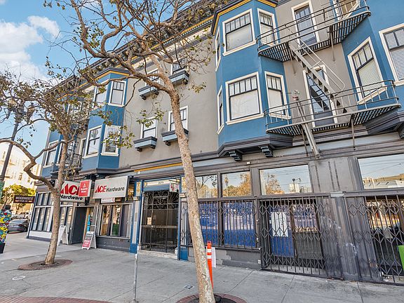 Side exterior view of the apartment building at 2075 Market St, San Francisco, CA 94114, USA