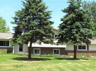 9292 Stafford Rd, Chagrin Falls, OH 44023