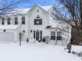 140 Cedar Ridge Dr, Monaca, PA 15061