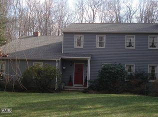 2 Holly Pl, Monroe, CT 06468