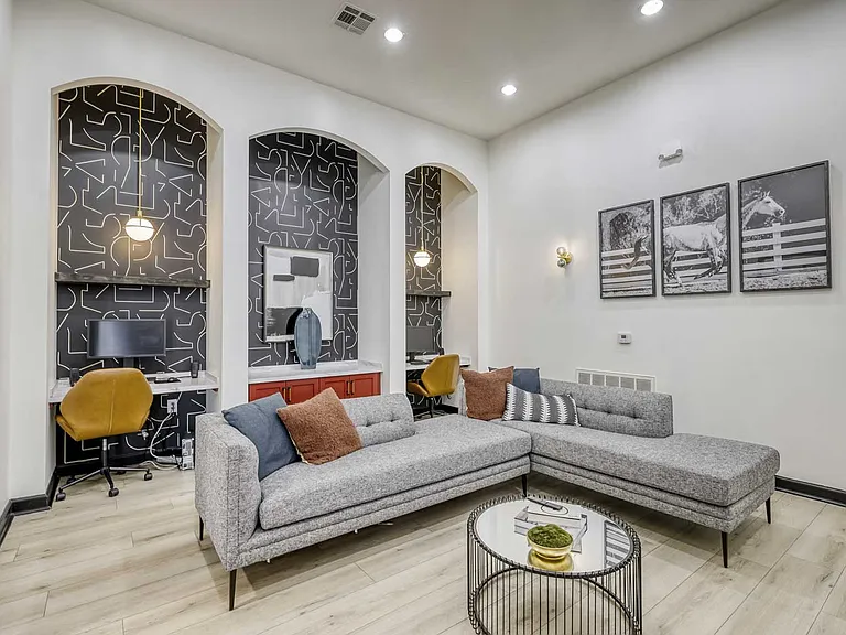 Worthington Point Apartments — Photo 39