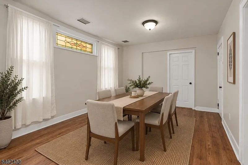 3 bed, 1.0 bath, $2,500 — Photo 4