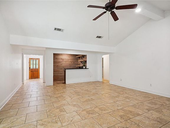 5th image of 335 Azalea Dr