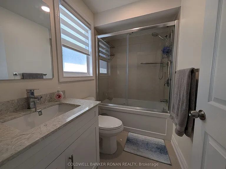 41 Camrose Dr — Photo 17