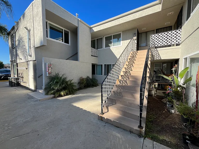 3020 Macaulay St #11 — Photo 1
