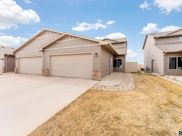 7121 S Bridger Pl, Sioux Falls, SD 57108