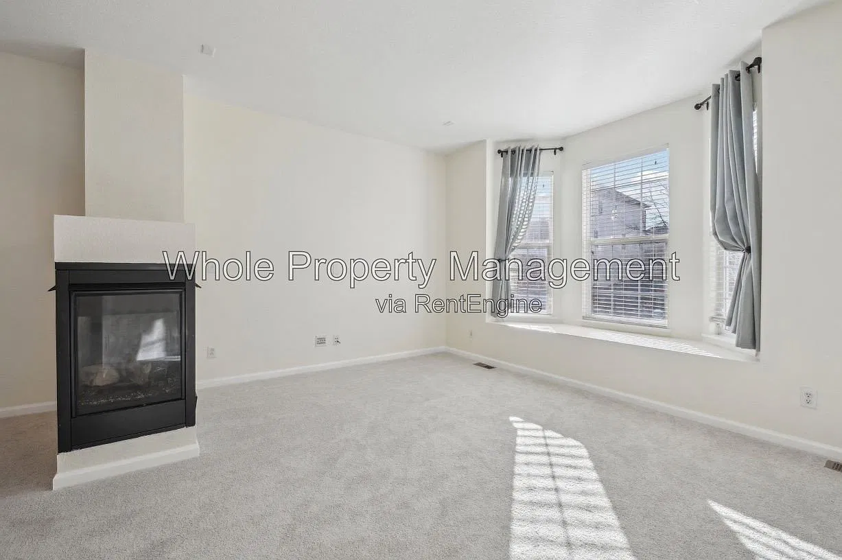 4 bed, 3.5 bath, 2180 sqft, $3,200 — Photo 4