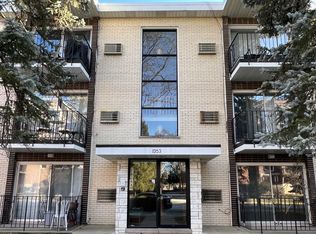 1353 Perry St APT 2, Des Plaines, IL 60016