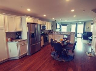 5 Maple View Ln #E, Feeding Hills, MA 01001