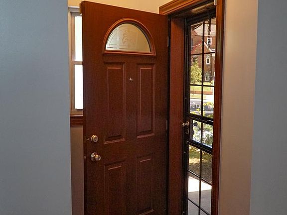 3rd image of 5212 1st St NW
