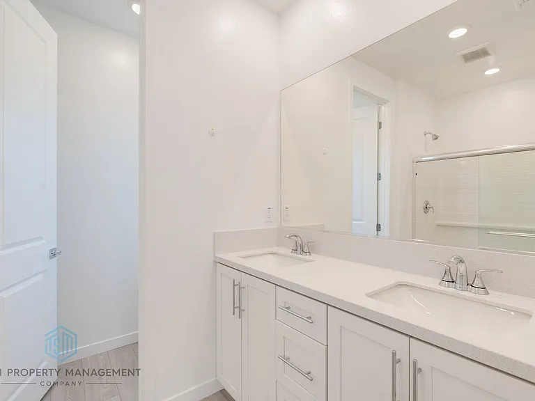 2539 Dorris St — Photo 15
