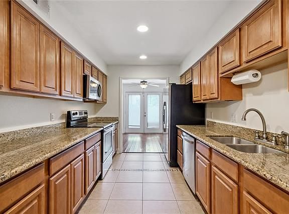 5th image of 117 10th St Unit 117