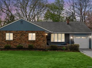47 Valley View Ter, Mount Kisco, NY 10549