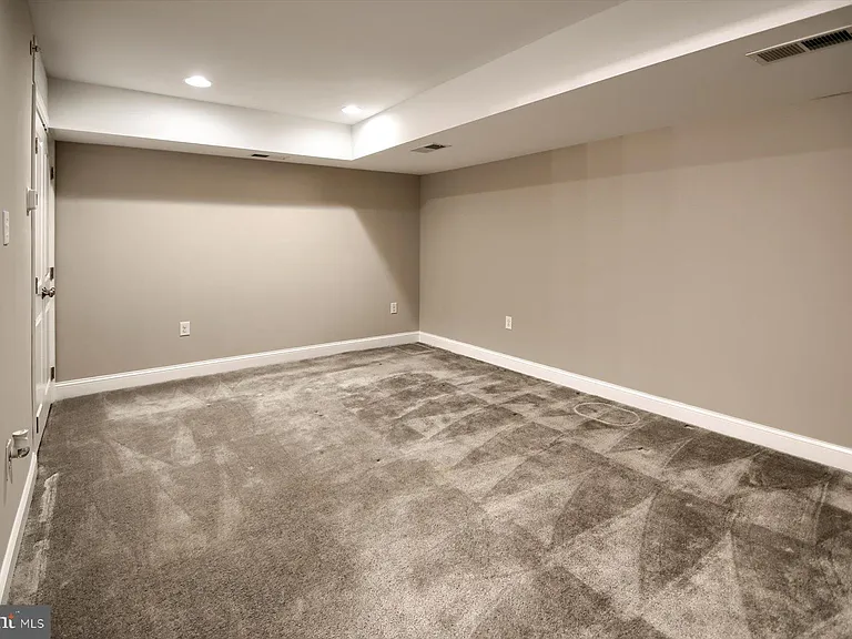 39 N Mitchell Ave — Photo 30