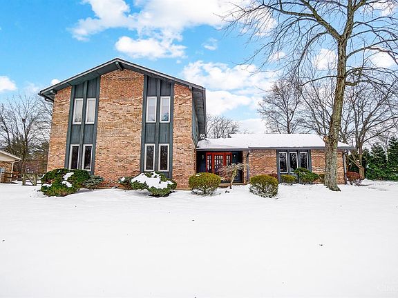 2nd image of 7956 Woodview Ct