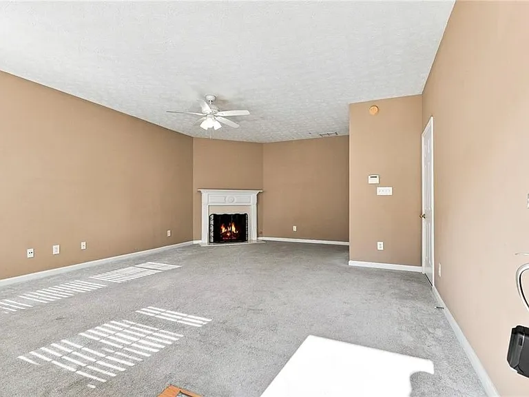 3063 Kentmere Dr — Photo 3