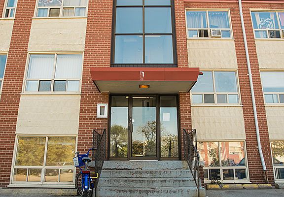 4th image of 195 Wellington St S #460321
